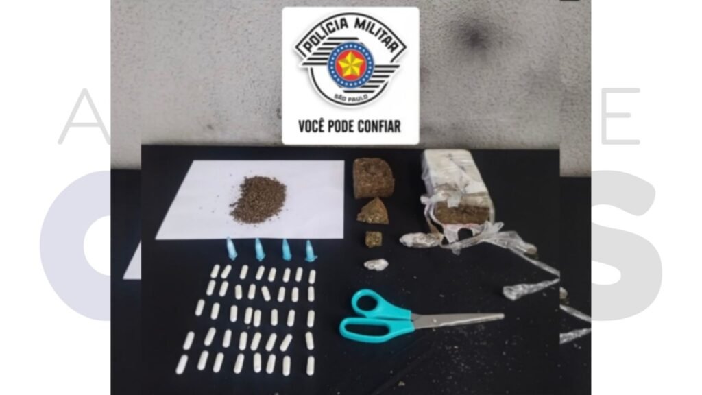 Dois flagrantes em entornos distintos: três pessoas detidas em Tarumã e um homem preso com grande quantidade de drogas em imóvel vazio no centro.