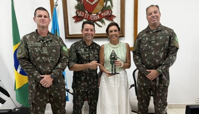 #08-01-tiro-de-guerra-assis-novo-comando-prefeita-telma (1)