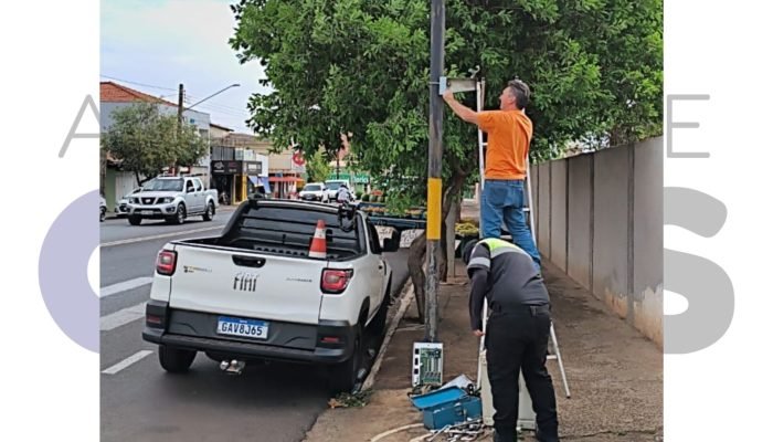 #08-10-semaforo-avenida-abilio-duarte-de-souza-assis