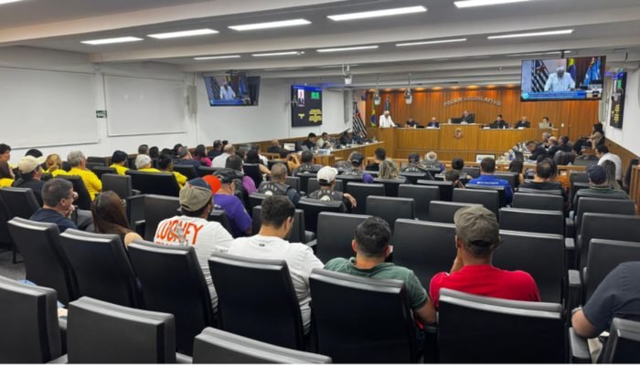 #12-04-camara-municipal-assis-votacao-obras-drenagem-bolsa-atirador-autismo