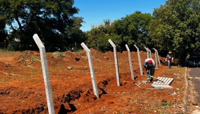 #23-01-obras-horta-comunitaria-assis-3-alambrado-prefeitura