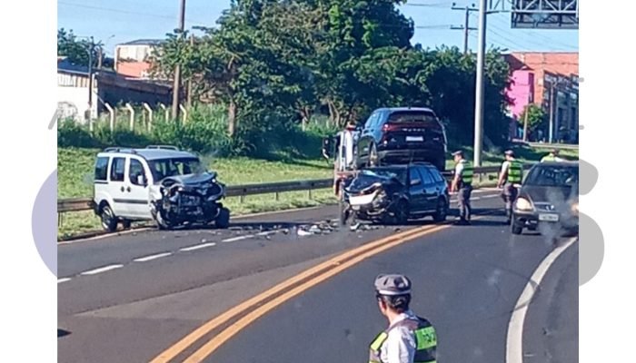 #24-12-acidente-sp333-assis-miguel-jubran-vw-parati-fiat-doblo