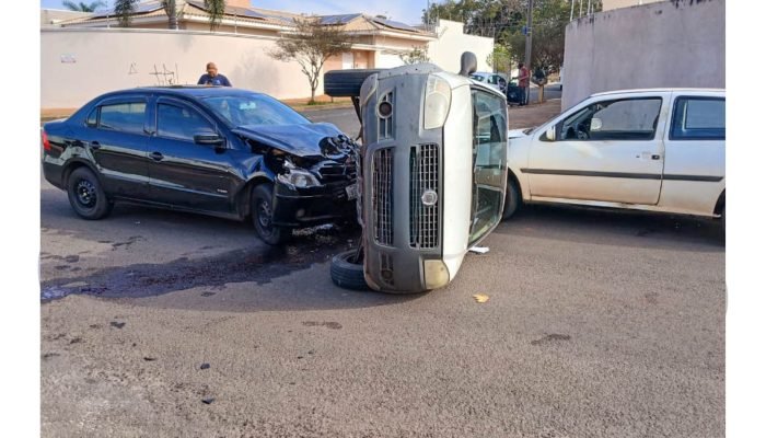25-08-acidente-tres-carros-portal-sao-francisco-assis-202