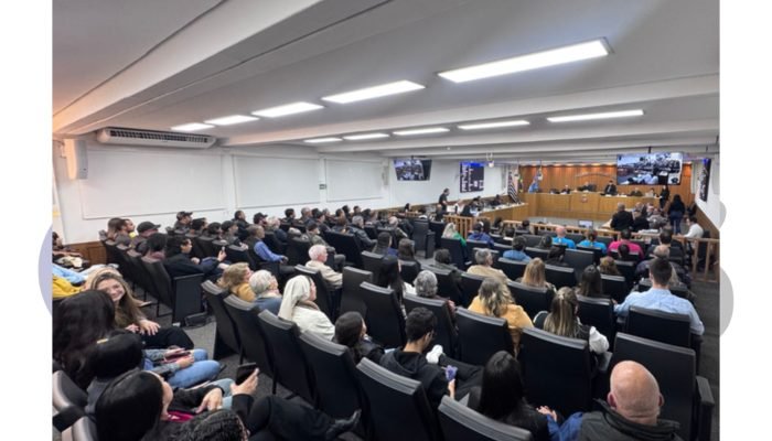 25-08-camara-municipal-assis-votacao-santa-casa-apae-refis-2025