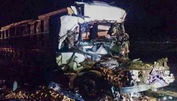 #31-10-motorista-morre-colisao-caminhao-assis-scania