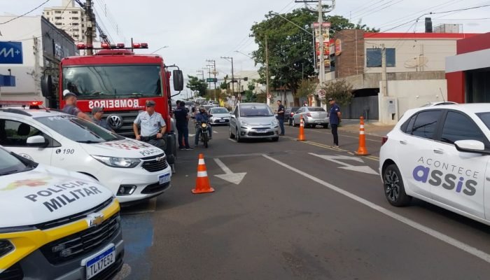 Ação do Maio Amarelo reúne quase 900 motoristas em Assis. Simulador de direção, orientações jurídicas e panfletos marcaram o evento.