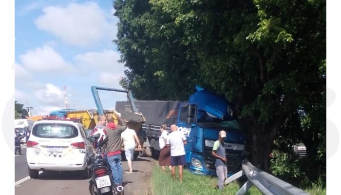 acidente-motorista-mal-subito-carreta-marilia-rodovia-sp294-abril-2025-1