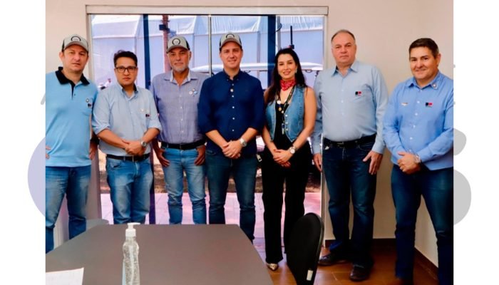 capa-assis-na-agrishow-2025-agricultura-inovacao-parcerias