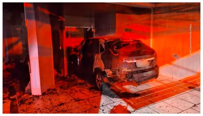 capa-incendio-casa-carro-ourinhos-jardim-itamaraty-maio-2025