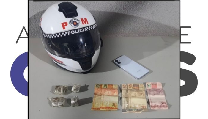 Homem é preso por tráfico após tentar fugir da PM em Assis. Durante a fuga, dispensou porções de maconha e foi capturado. Veja detalhes.