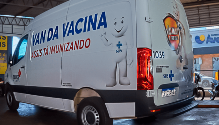 van-vacina-assis-camoanha-supermercados-4